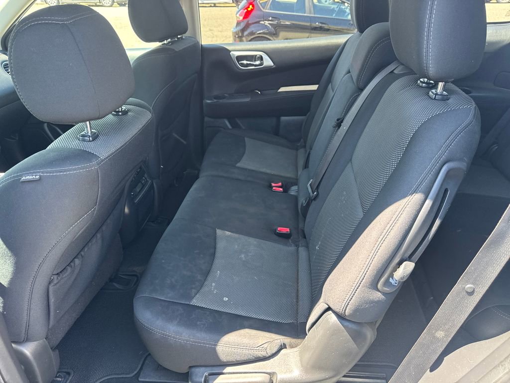 Used 2017 Nissan Pathfinder SV FWD image 33