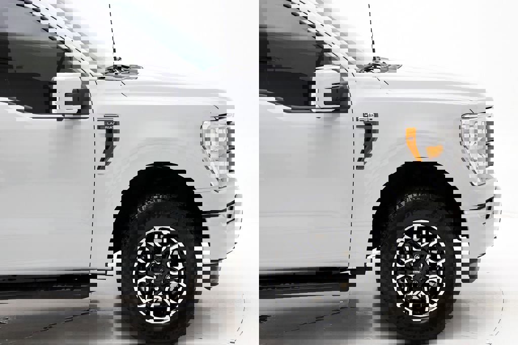 Used 2023 Ford F150 Lariat image 4