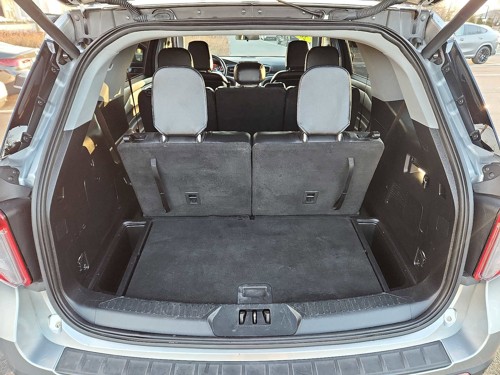 Used 2020 Ford Explorer XLT w/ Equipment Group 202A image 28