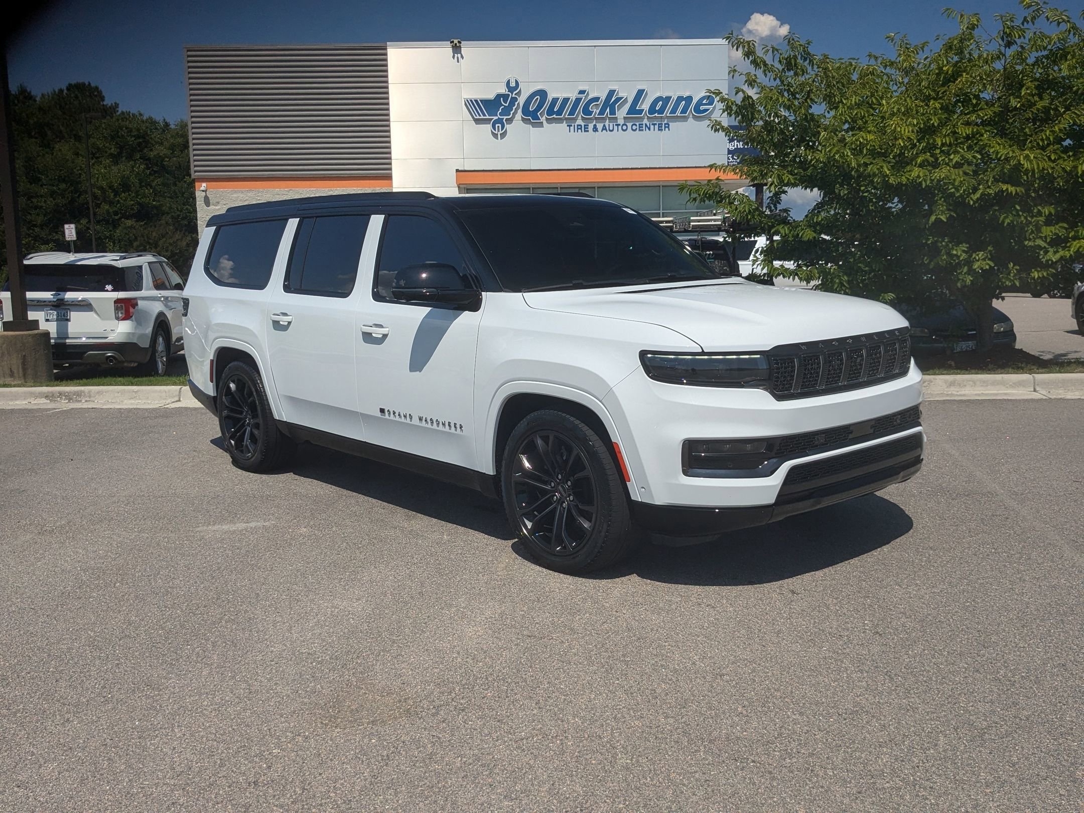 Used 2024 Jeep Grand Wagoneer L Series III w/ Quick Order Packagew 28T image 1