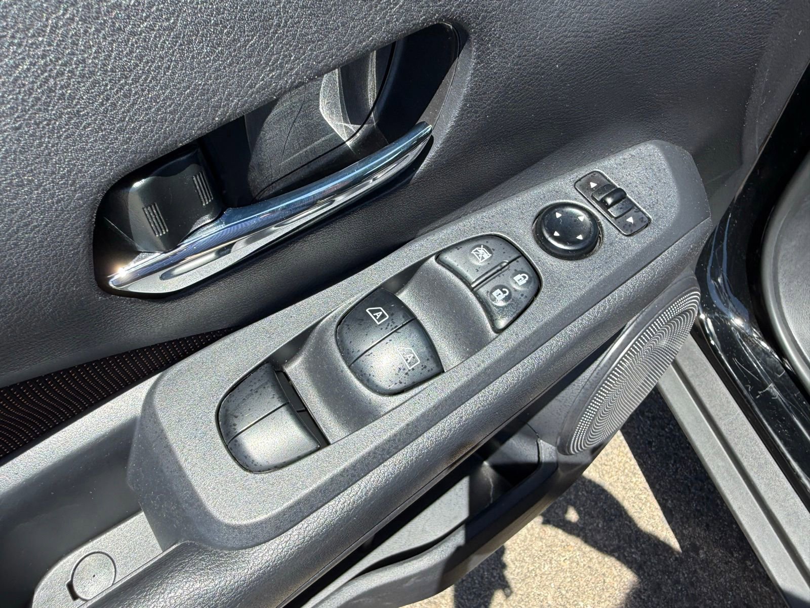 Used 2024 Nissan Kicks SR FWD image 12