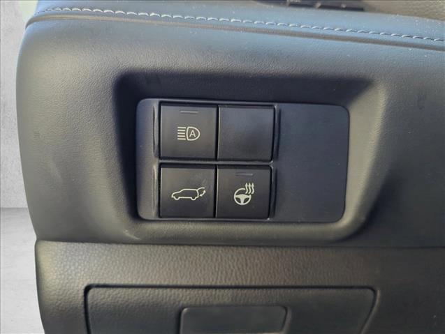 Used 2021 Toyota Highlander Limited FWD image 12