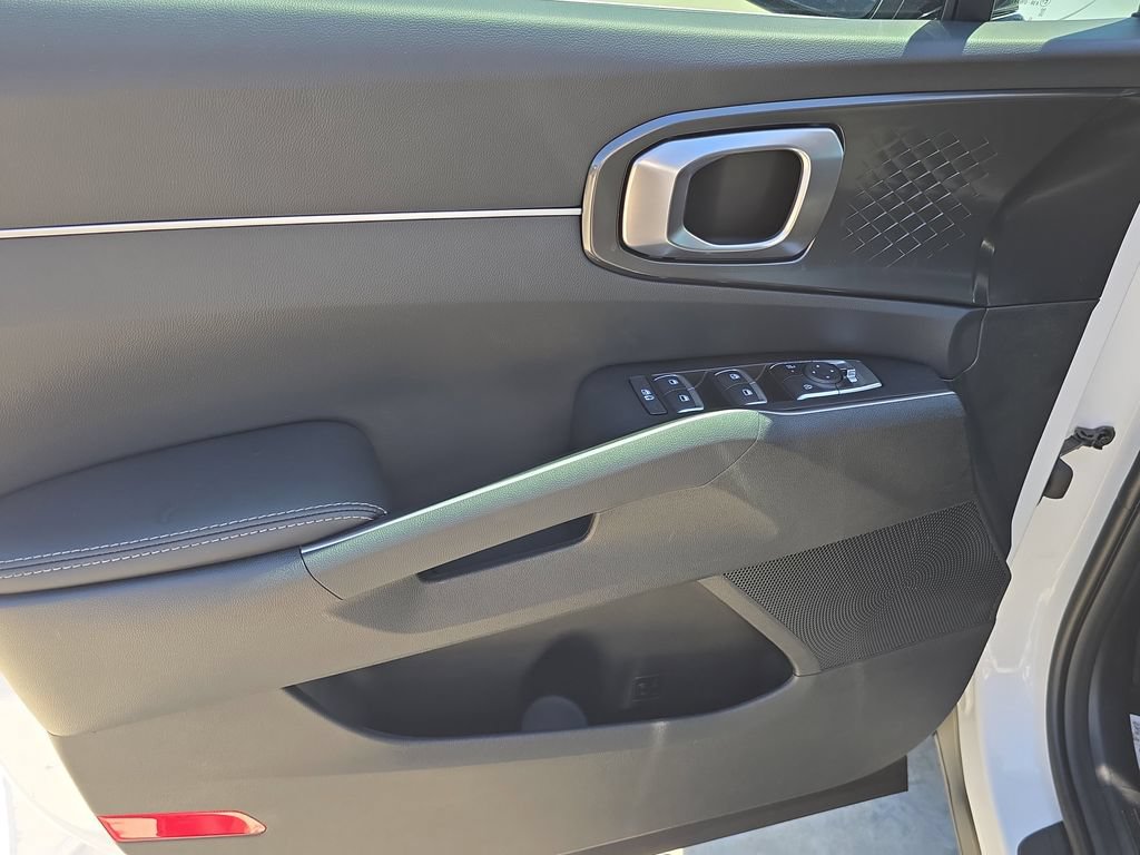New 2026 Kia Sorento LX FWD image 17
