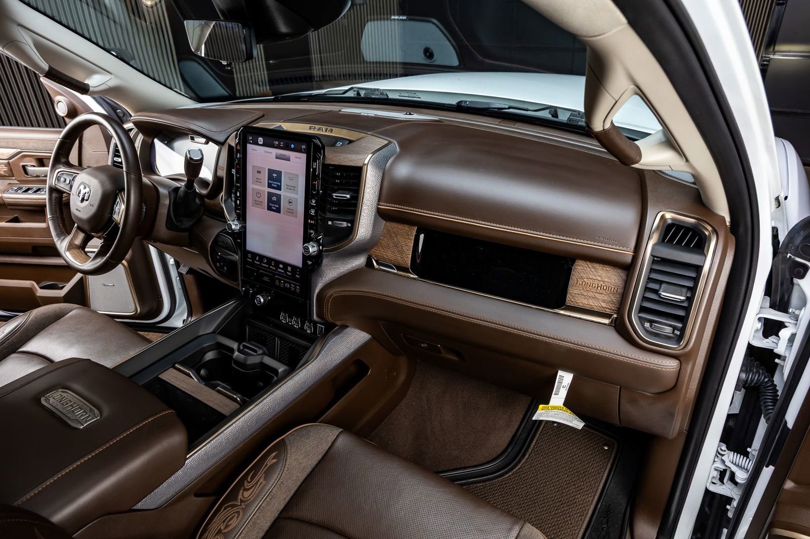 Used 2025 RAM 3500 Longhorn image 17