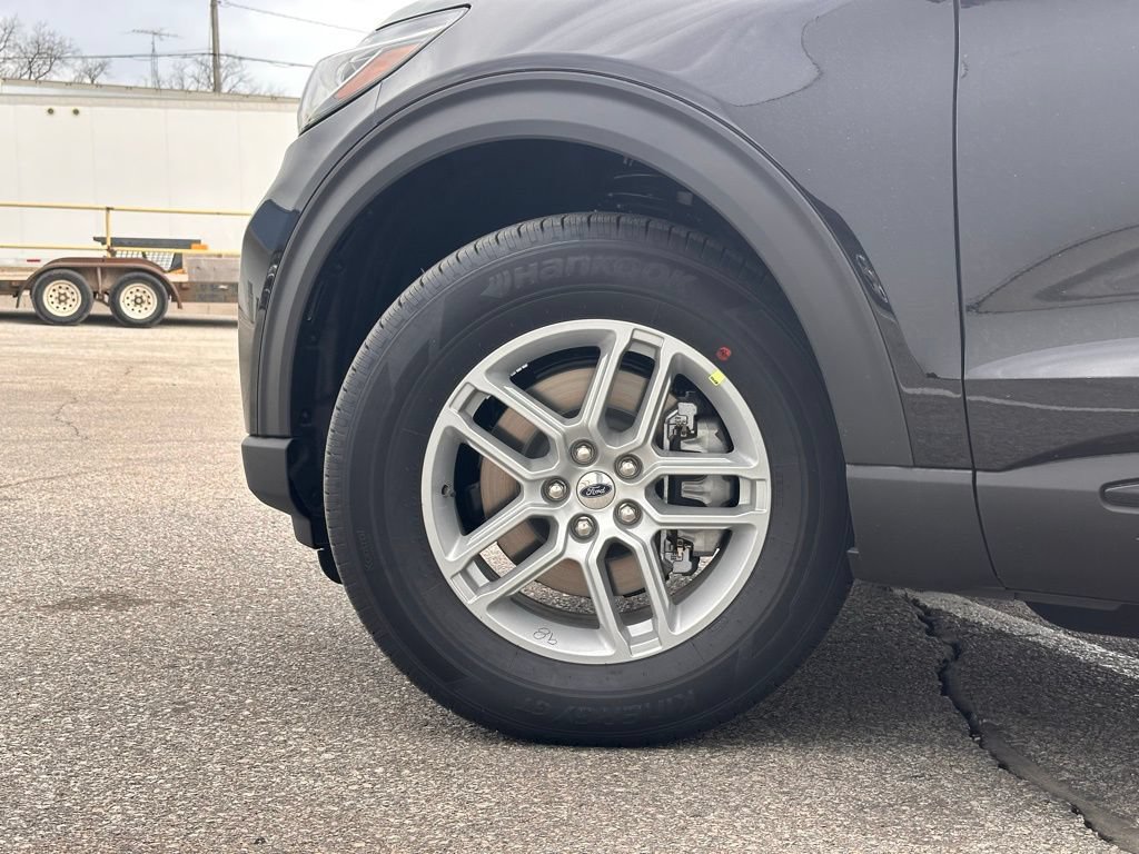 New 2026 Ford Explorer Active AWD/4WD image 10