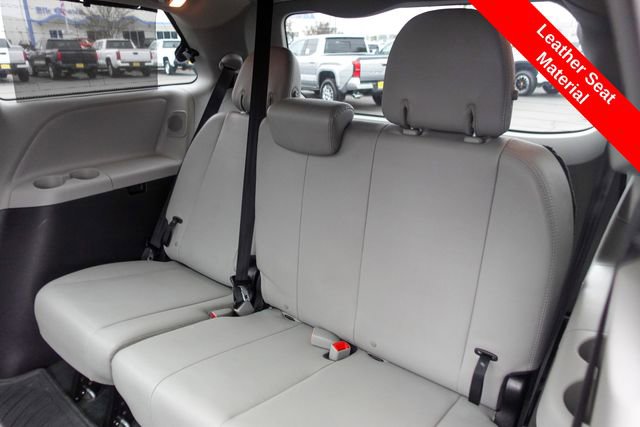 Certified 2017 Toyota Sienna Limited image 28