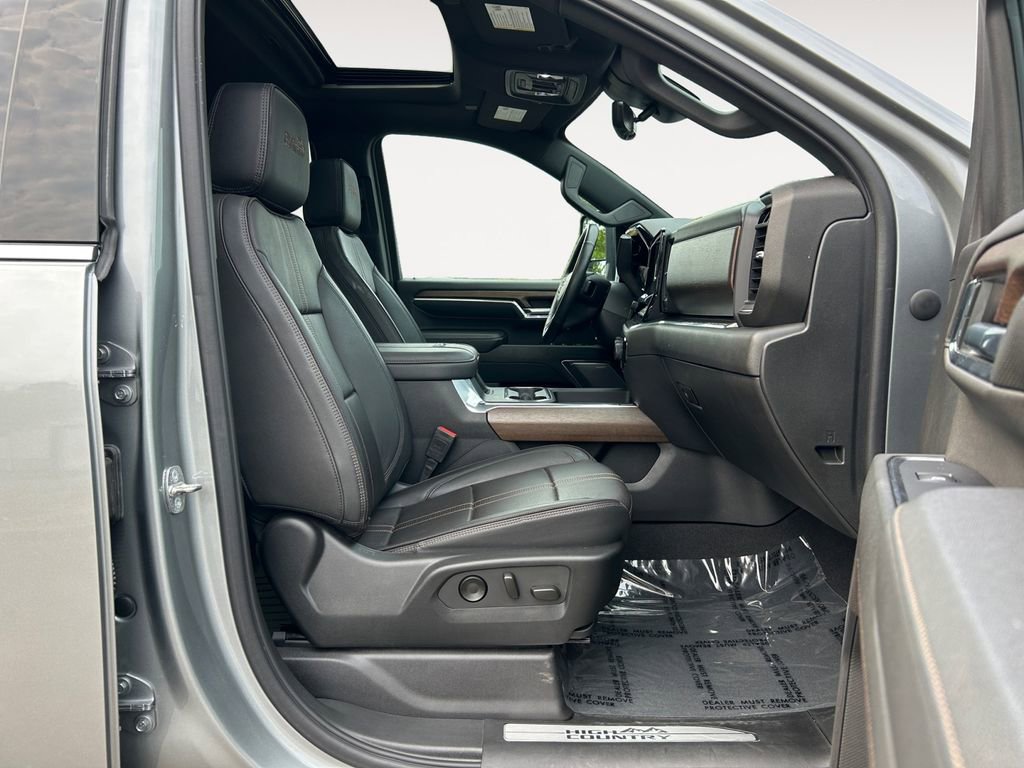 Used 2024 Chevrolet Silverado 2500 High Country w/ High Country Premium Package image 10