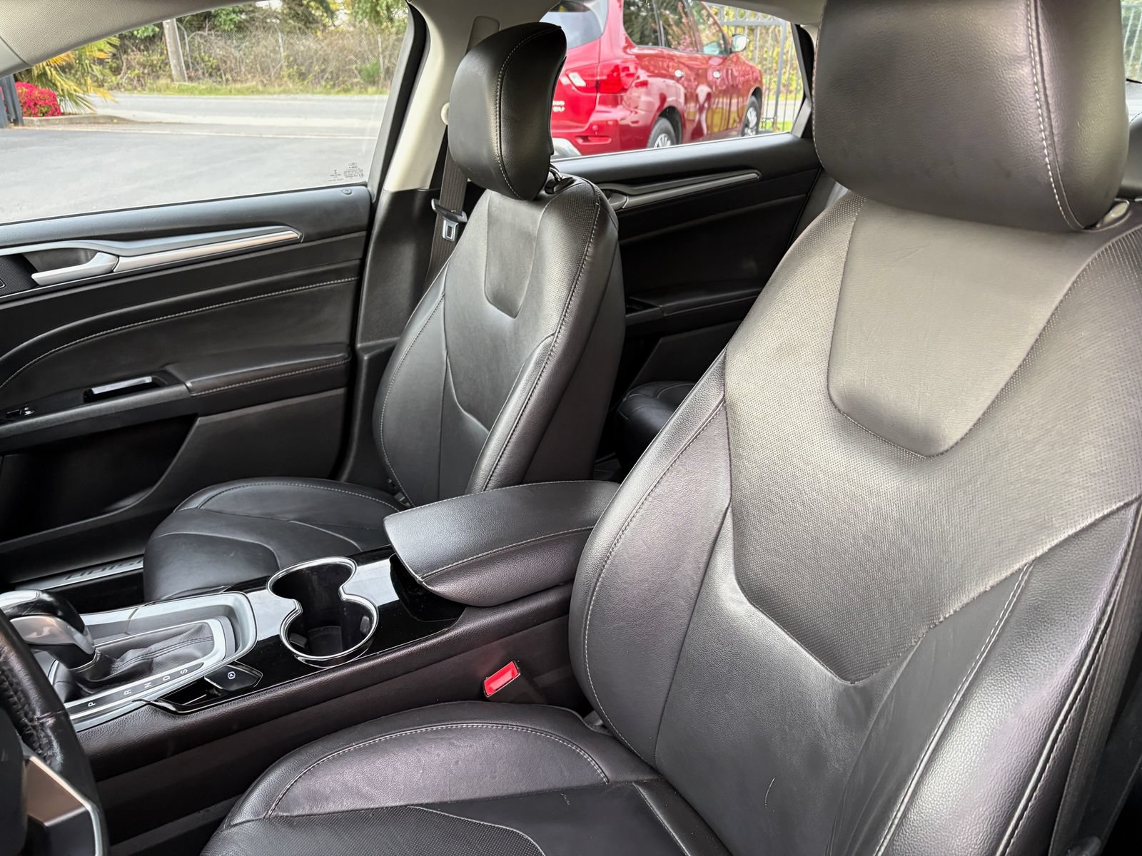 Used 2014 Ford Fusion Titanium FWD image 12