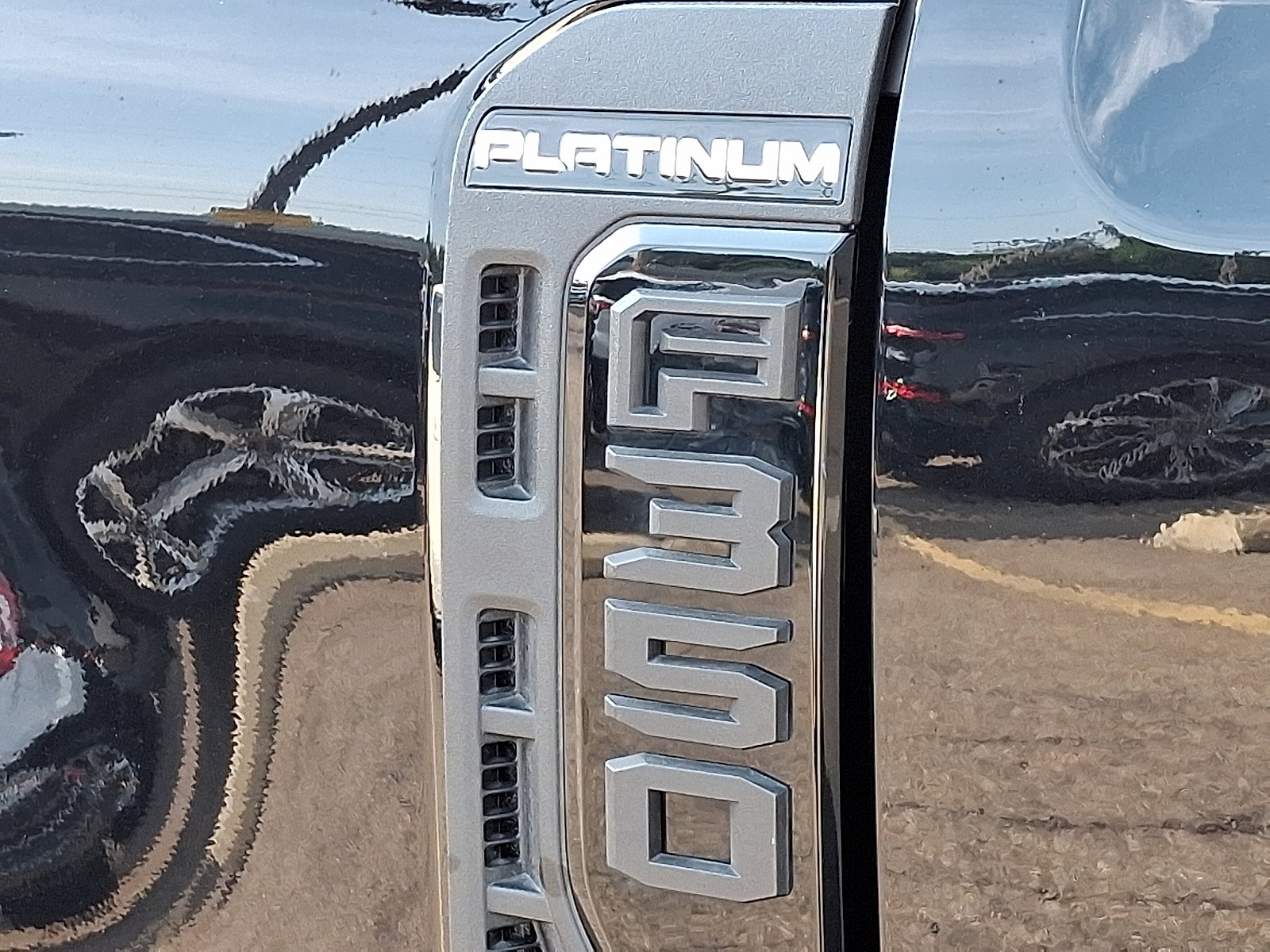 Used 2025 Ford F350 Platinum AWD/4WD image 31
