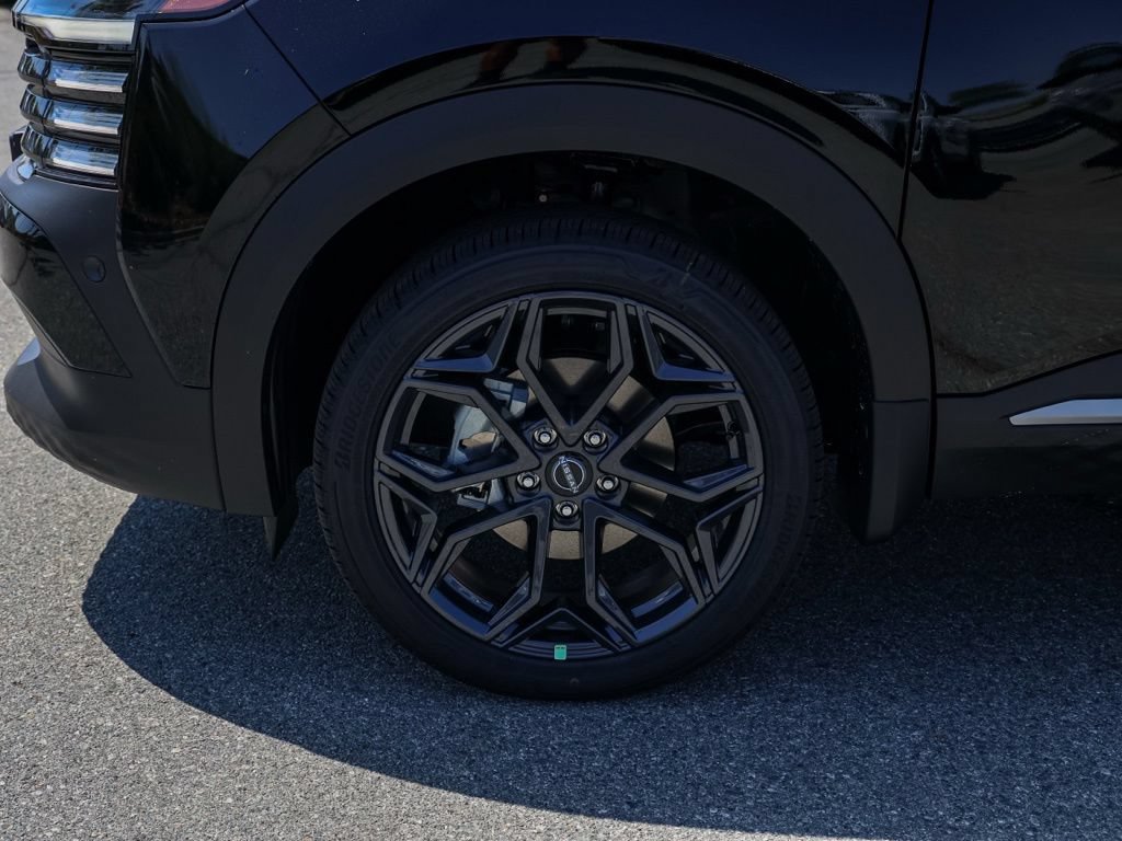 New 2026 Nissan Kicks SR FWD image 10