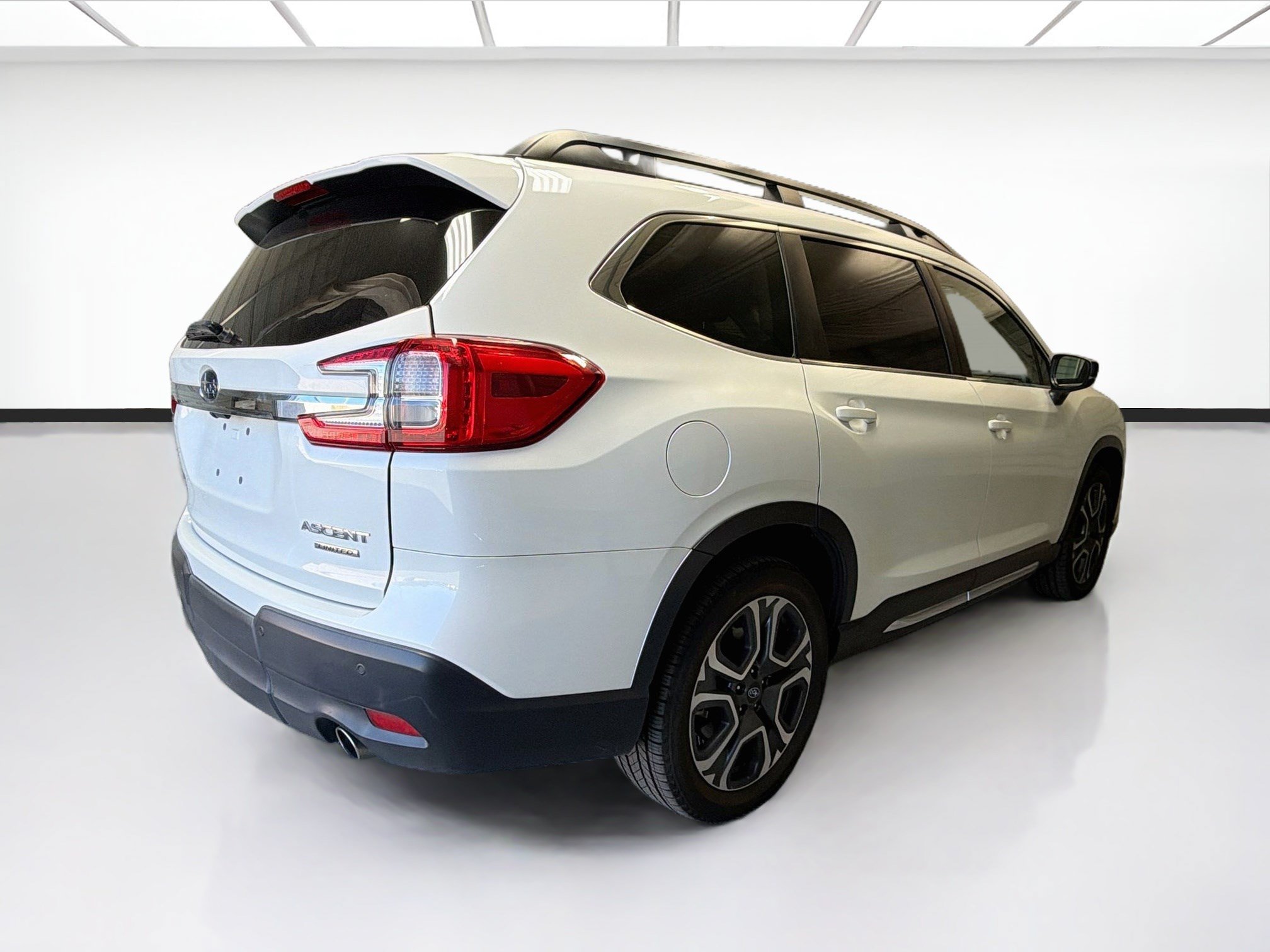 Used 2024 Subaru Ascent Limited AWD/4WD image 4