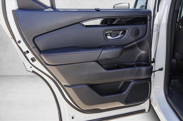 New 2025 Honda Pilot TrailSport image 23