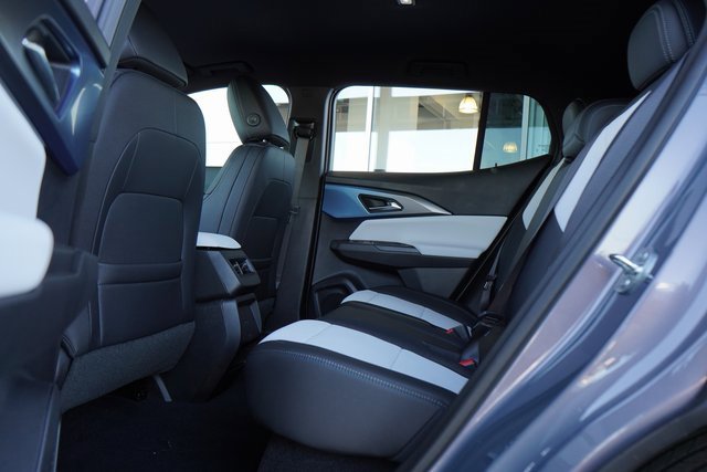 New 2025 Chevrolet Equinox EV LT image 24