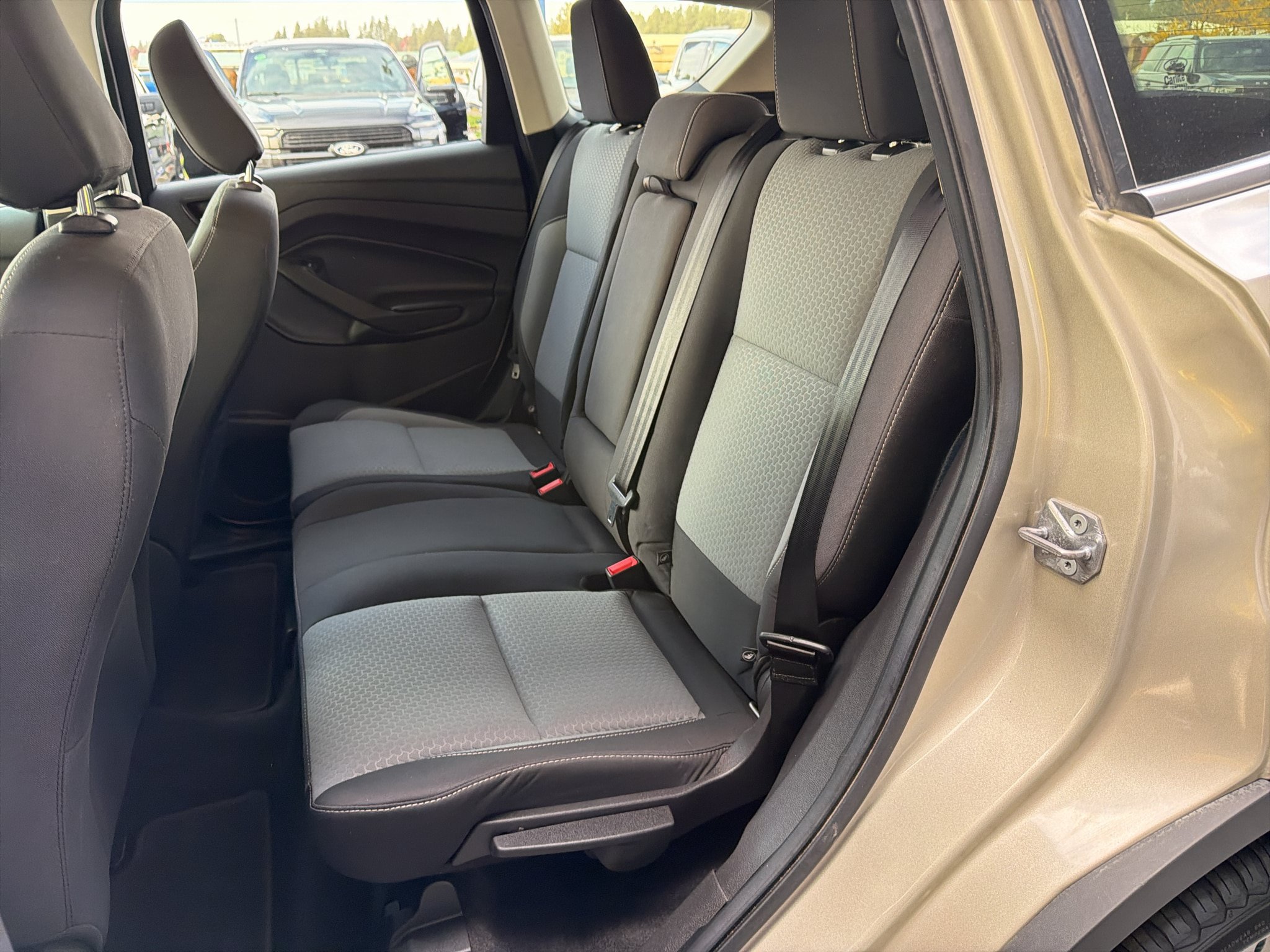 Used 2018 Ford Escape SE FWD image 32