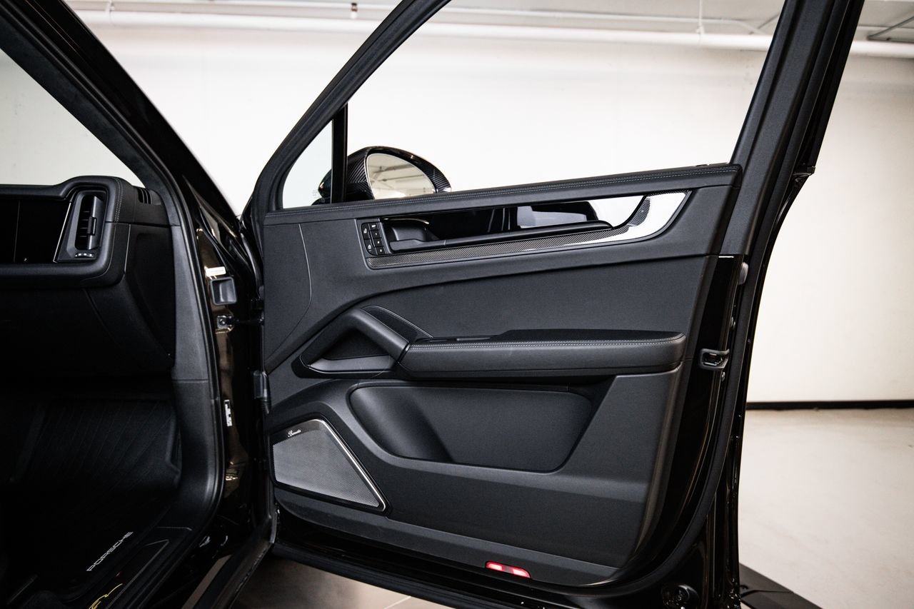 Certified 2025 Porsche Cayenne Turbo GT AWD/4WD image 26