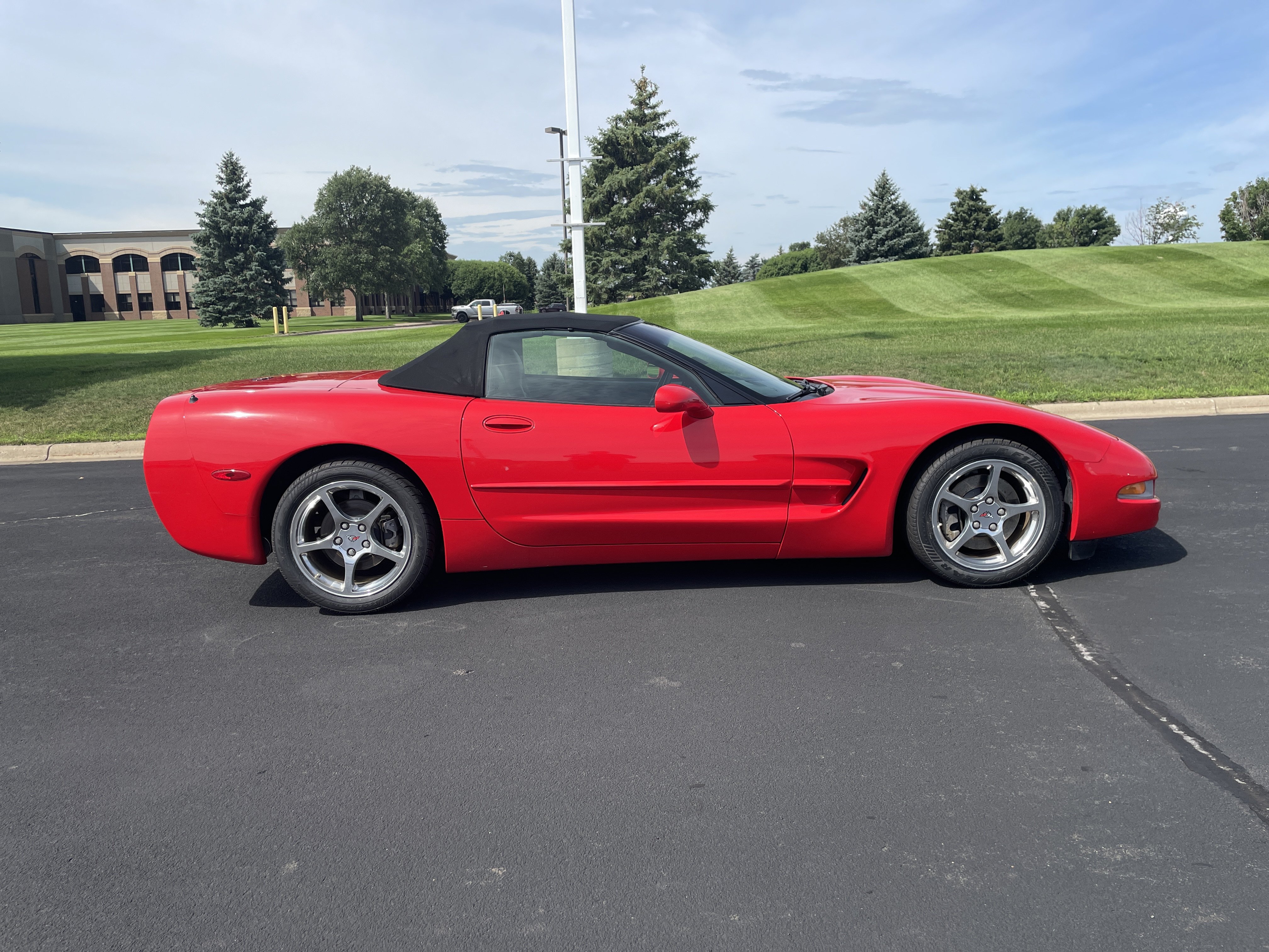 Used 2001 Chevrolet Corvette Convertible w/ Preferred Equipment Group2 RWD image 6
