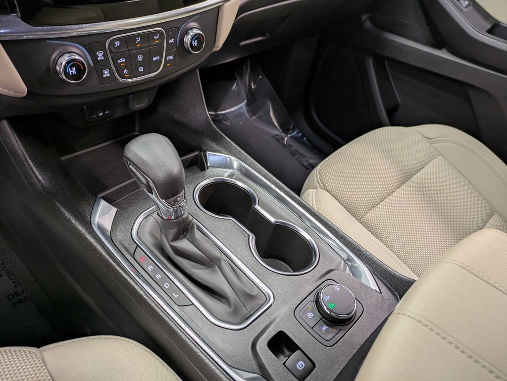 Used 2022 Chevrolet Traverse LS image 14