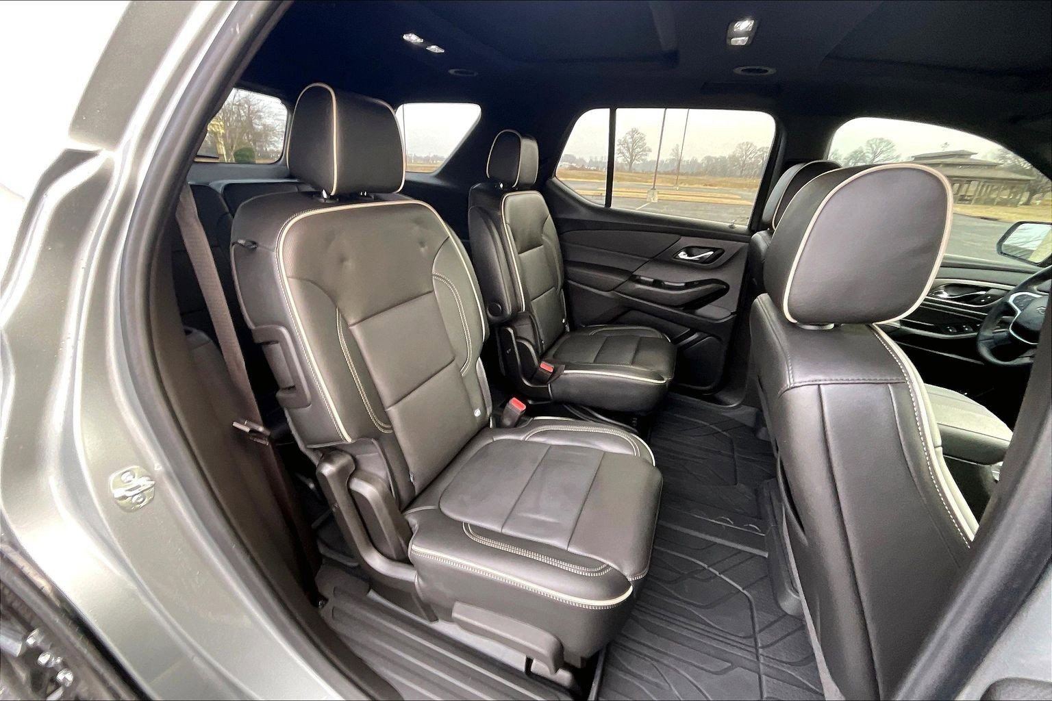 Used 2024 Chevrolet Traverse Premier w/ Redline Edition image 17