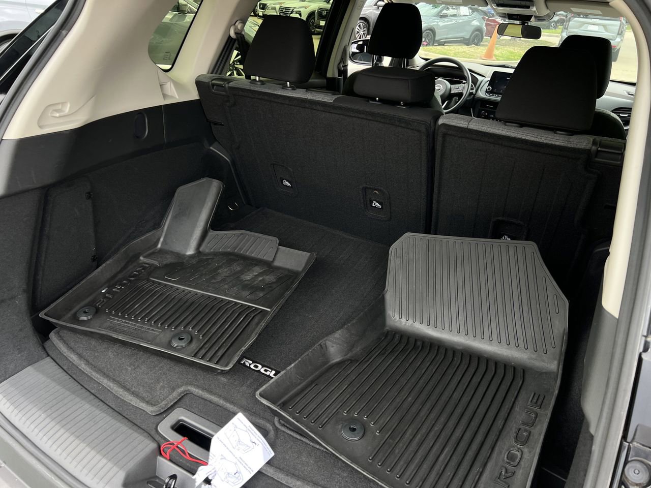 Certified 2023 Nissan Rogue SV FWD image 25