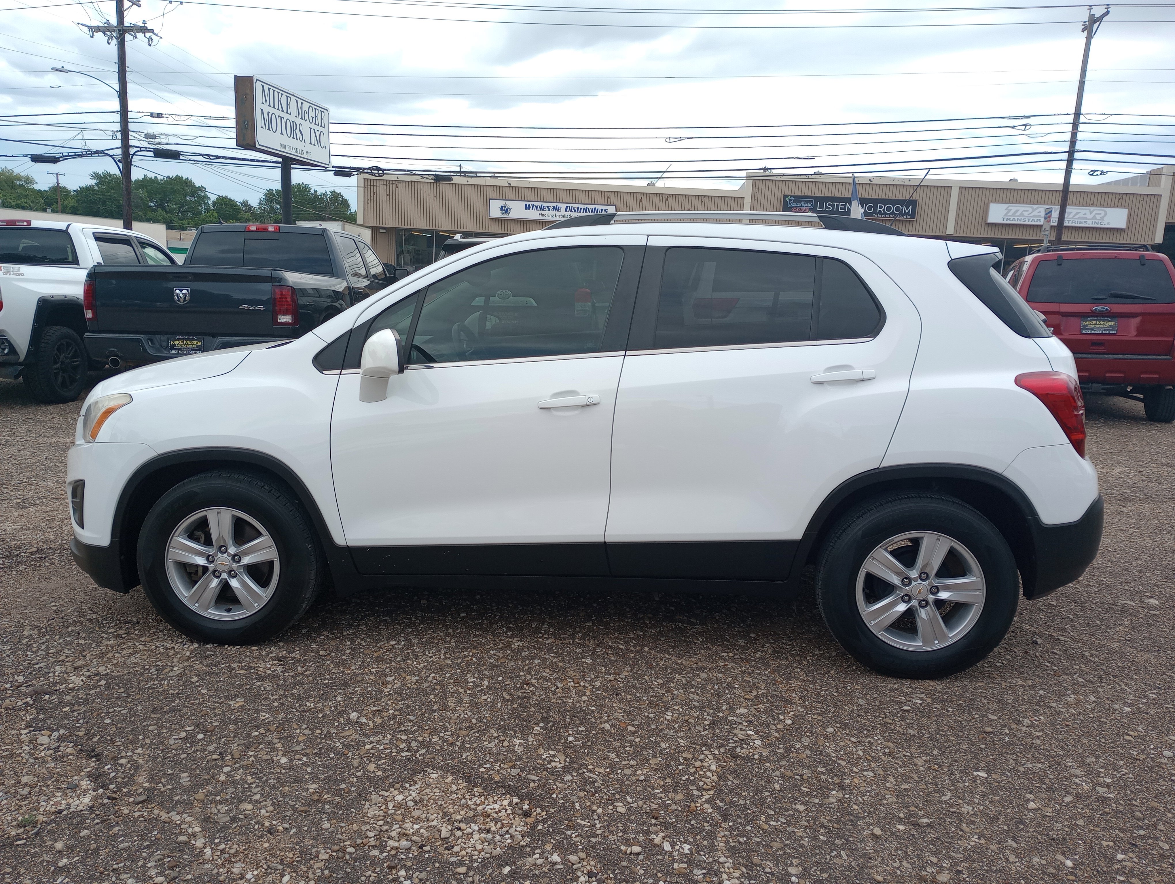 Used 2016 Chevrolet Trax LT w/ LT Convenience Package FWD image 4