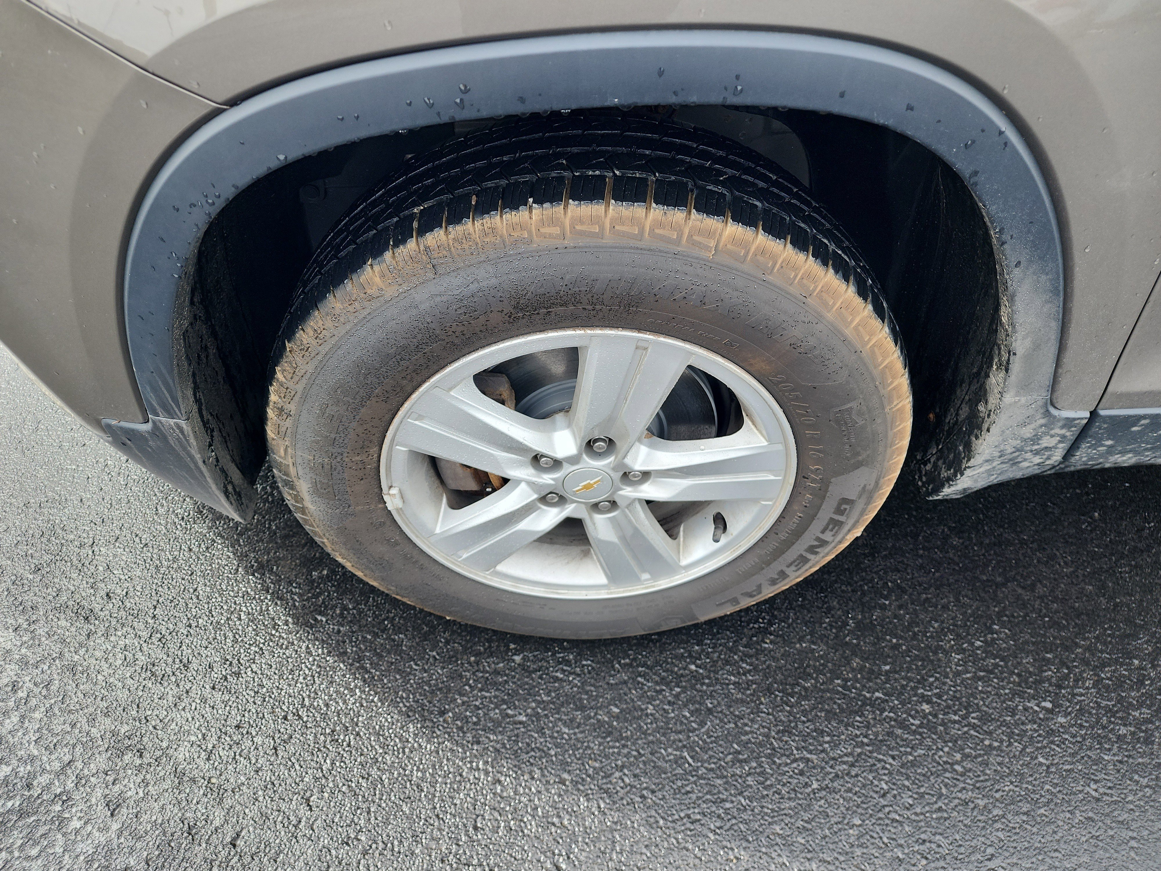 Used 2021 Chevrolet Trax LT w/ LT Convenience Package image 32