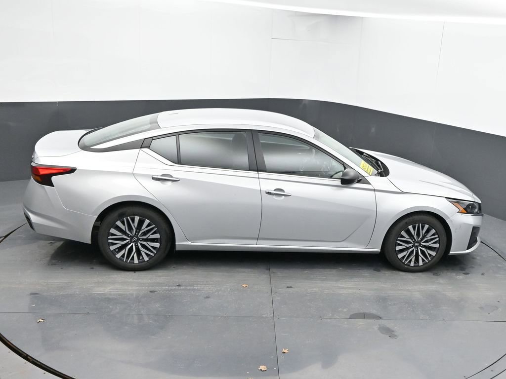 Used 2024 Nissan Altima 2.5 SV FWD image 35