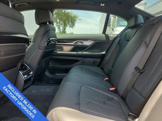 Used 2022 BMW 740i w/ M Sport Package RWD image 15