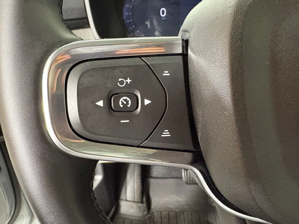 Used 2026 Volvo XC40 B5 Plus AWD/4WD image 24
