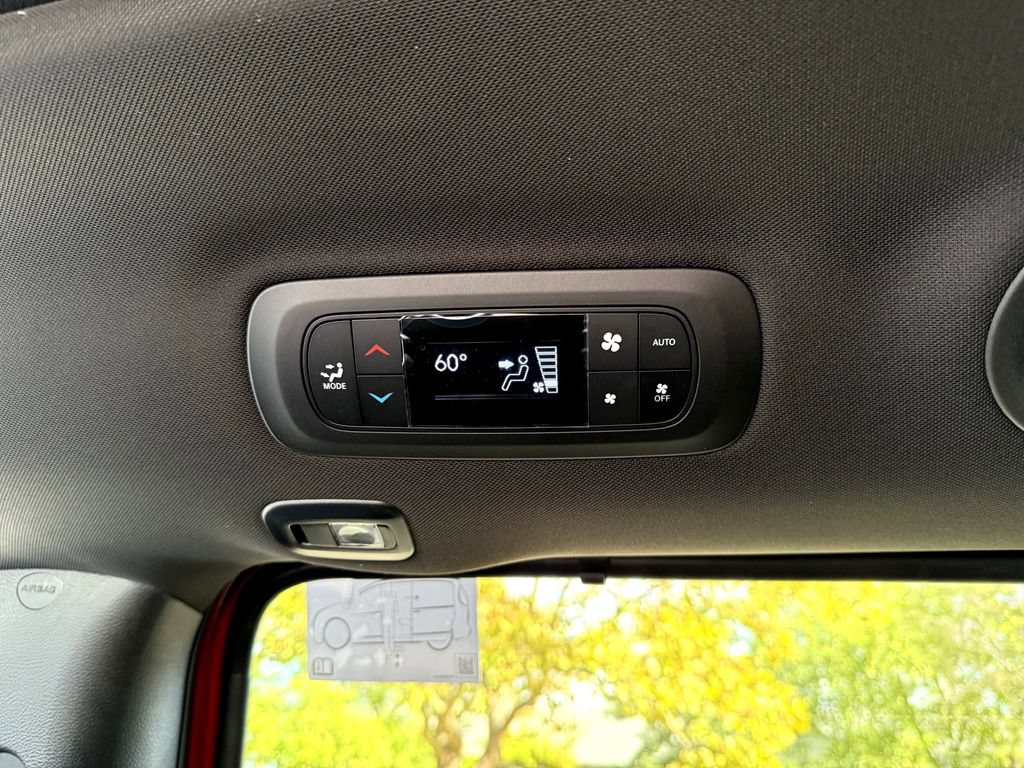 New 2026 Chrysler Pacifica Limited w/ Uconnect Theater Family Group FWD image 40