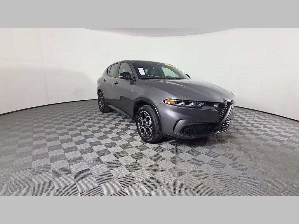 Used 2025 Alfa Romeo Tonale w/ Premium Package AWD/4WD image 52