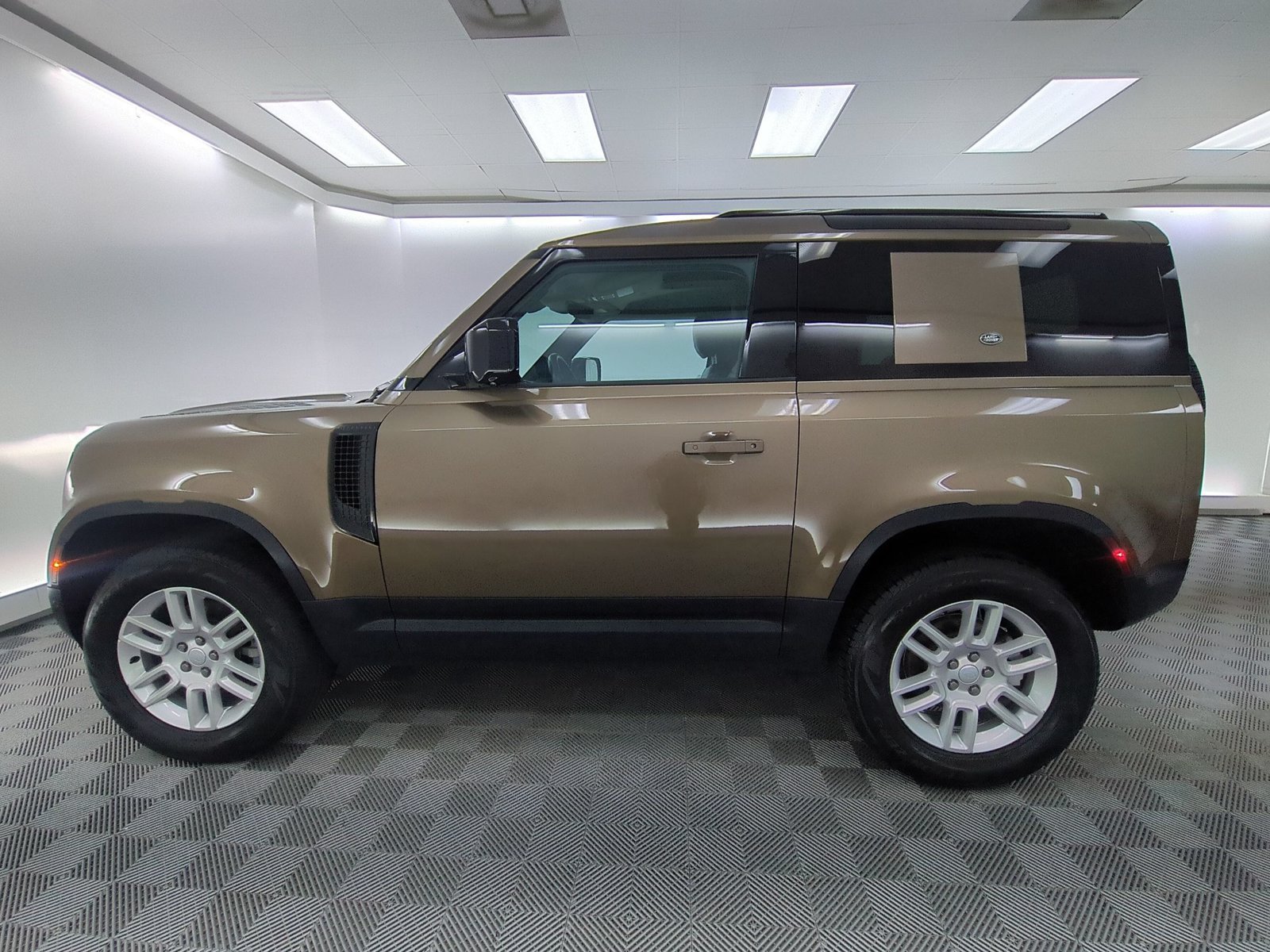 Used 2023 Land Rover Defender 90 S AWD/4WD video 2