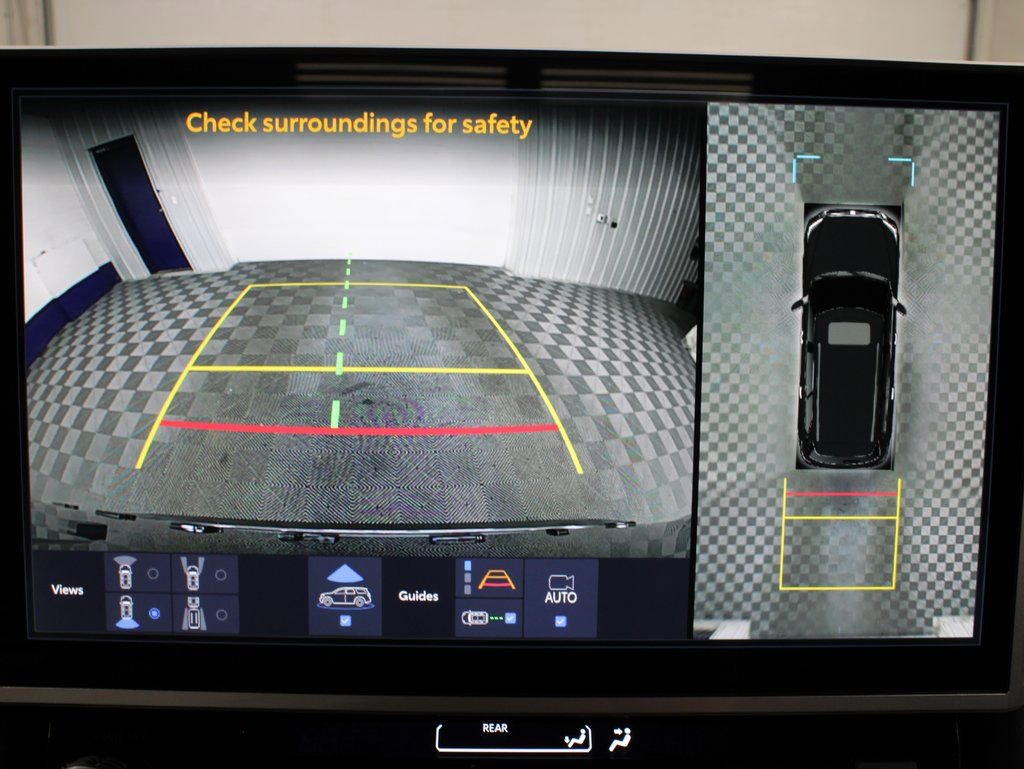 Used 2025 Toyota Sequoia Platinum image 15