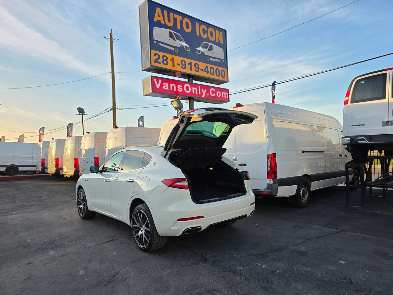 Used 2017 Maserati Levante S image 21