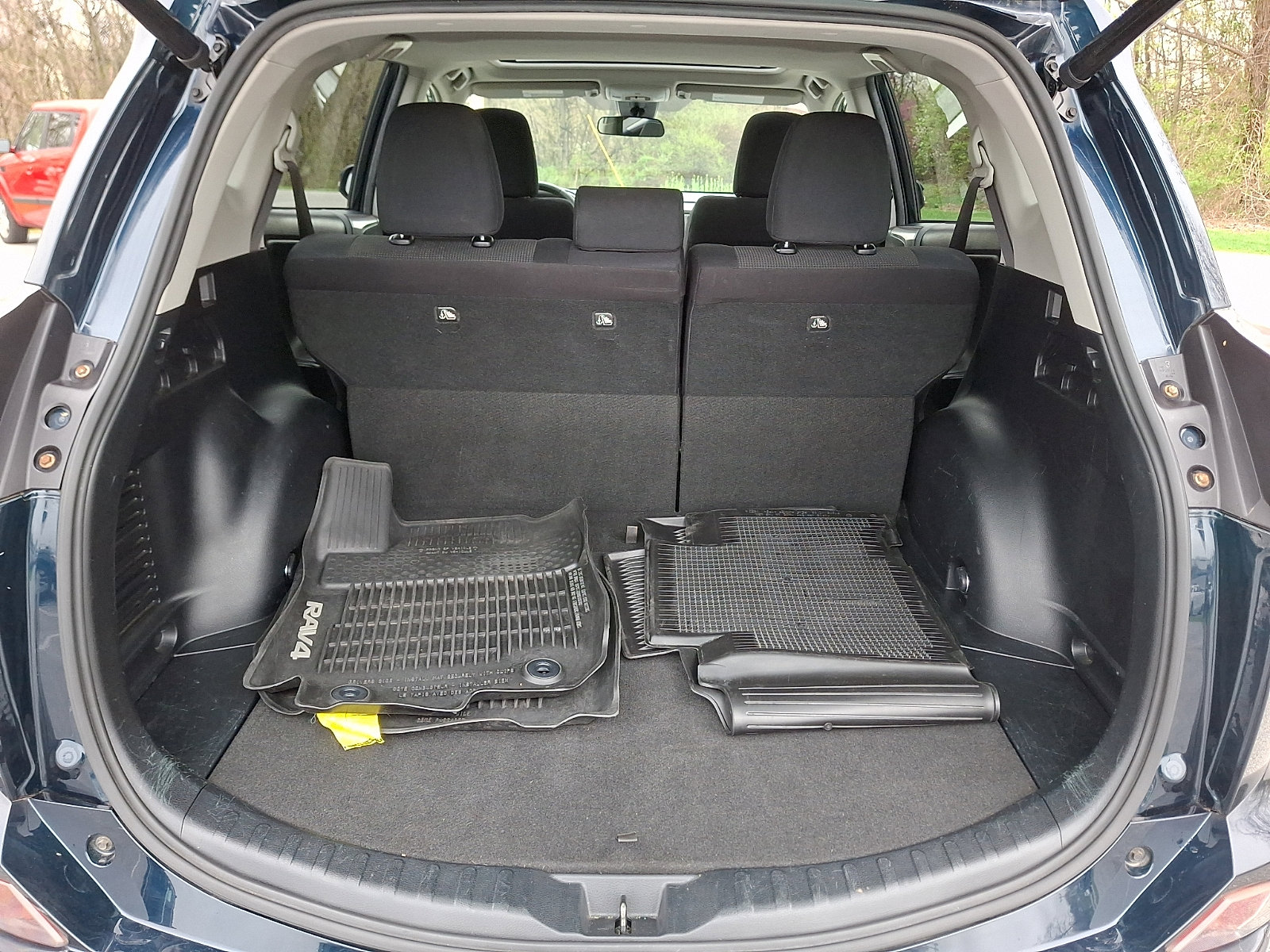 Used 2017 Toyota RAV4 XLE image 30