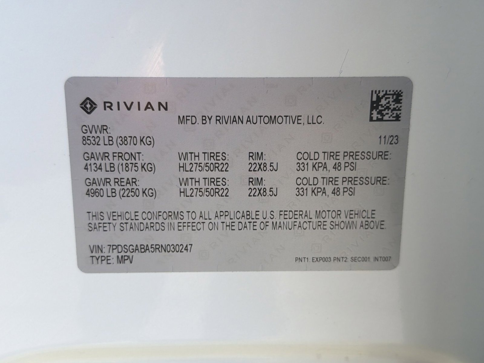 Used 2024 Rivian R1S Adventure image 30