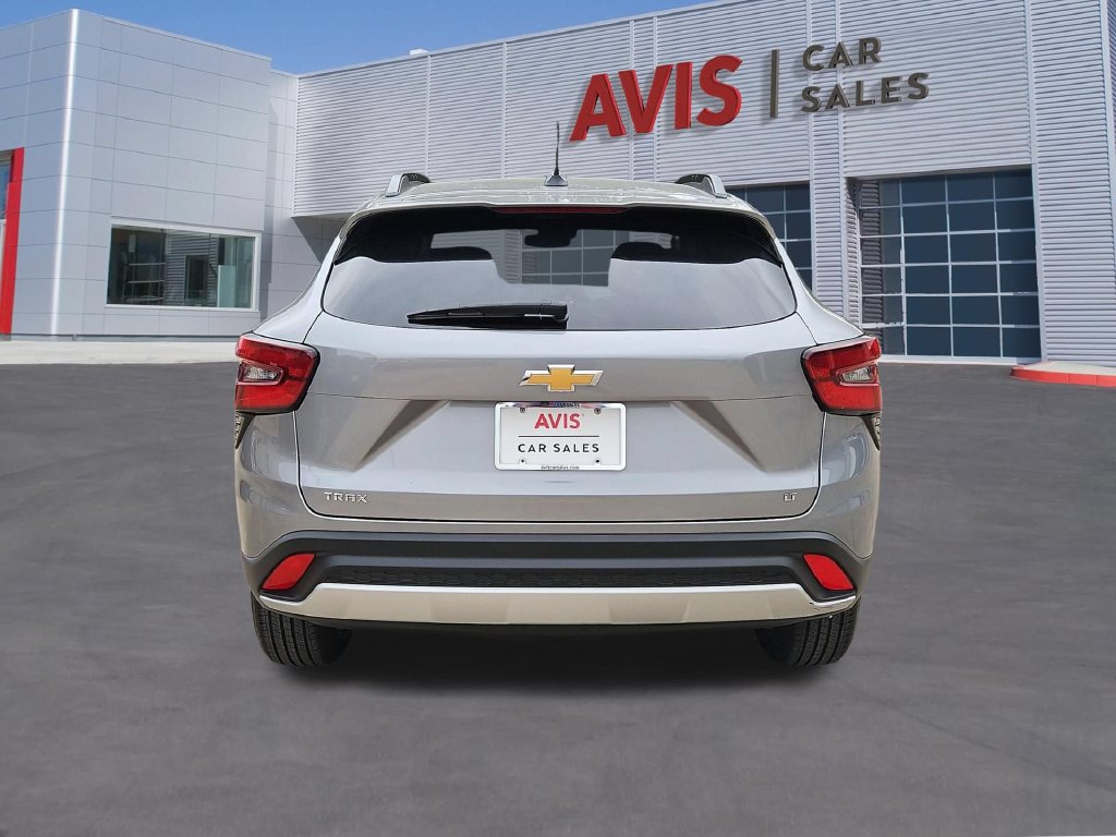 Used 2025 Chevrolet Trax LT w/ LT Convenience Package FWD image 7
