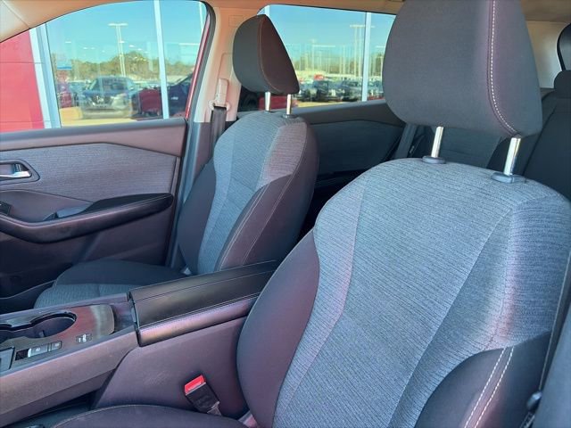 Used 2023 Nissan Rogue SV image 9