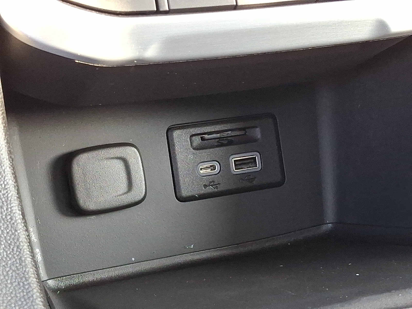 Used 2023 GMC Acadia SLT w/ LPO, Floor Liner Package FWD image 25