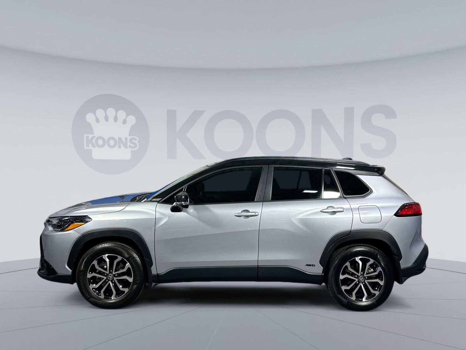 Used 2024 Toyota Corolla Cross SE w/ Moonroof Package image 2