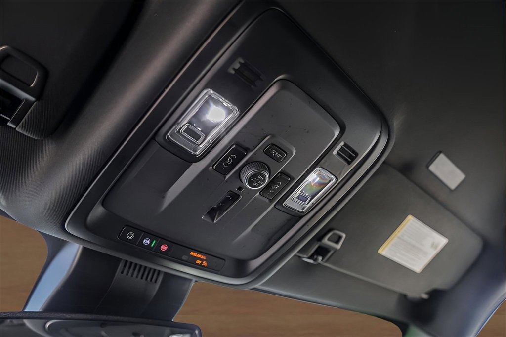 Used 2025 GMC Yukon XL Denali image 21