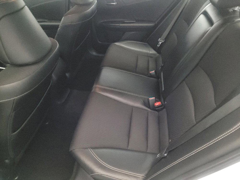 Used 2017 Honda Accord Sport image 18