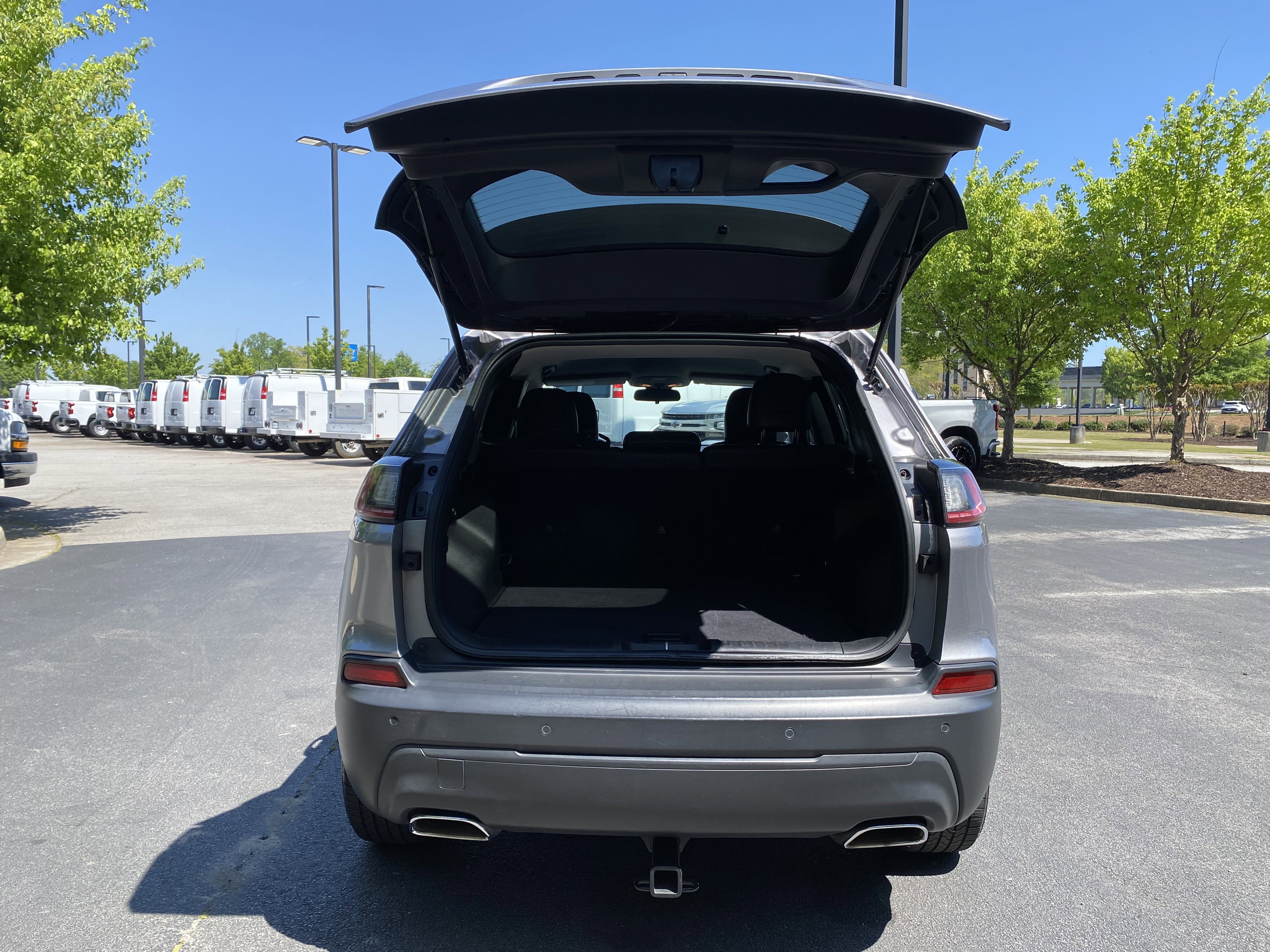 Used 2019 Jeep Cherokee Latitude Plus image 11