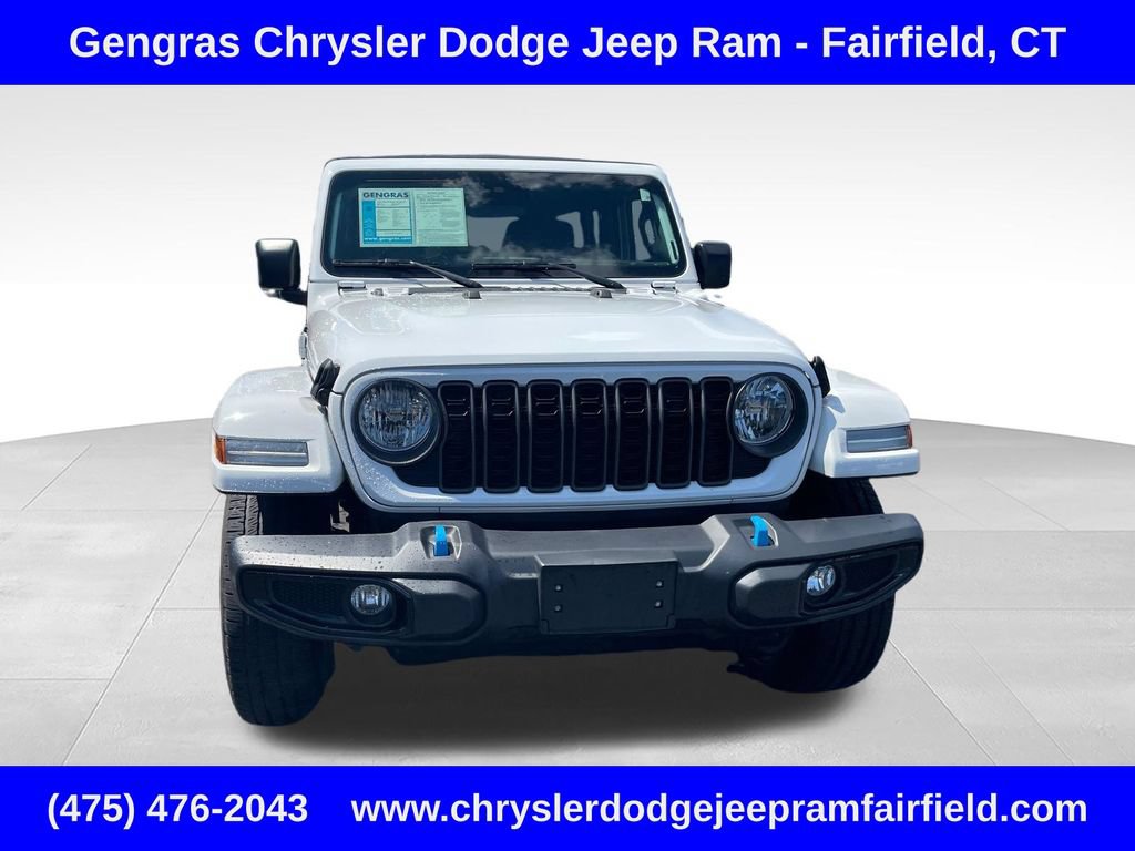 Used 2024 Jeep Wrangler Unlimited w/ Convenience Group AWD/4WD image 2