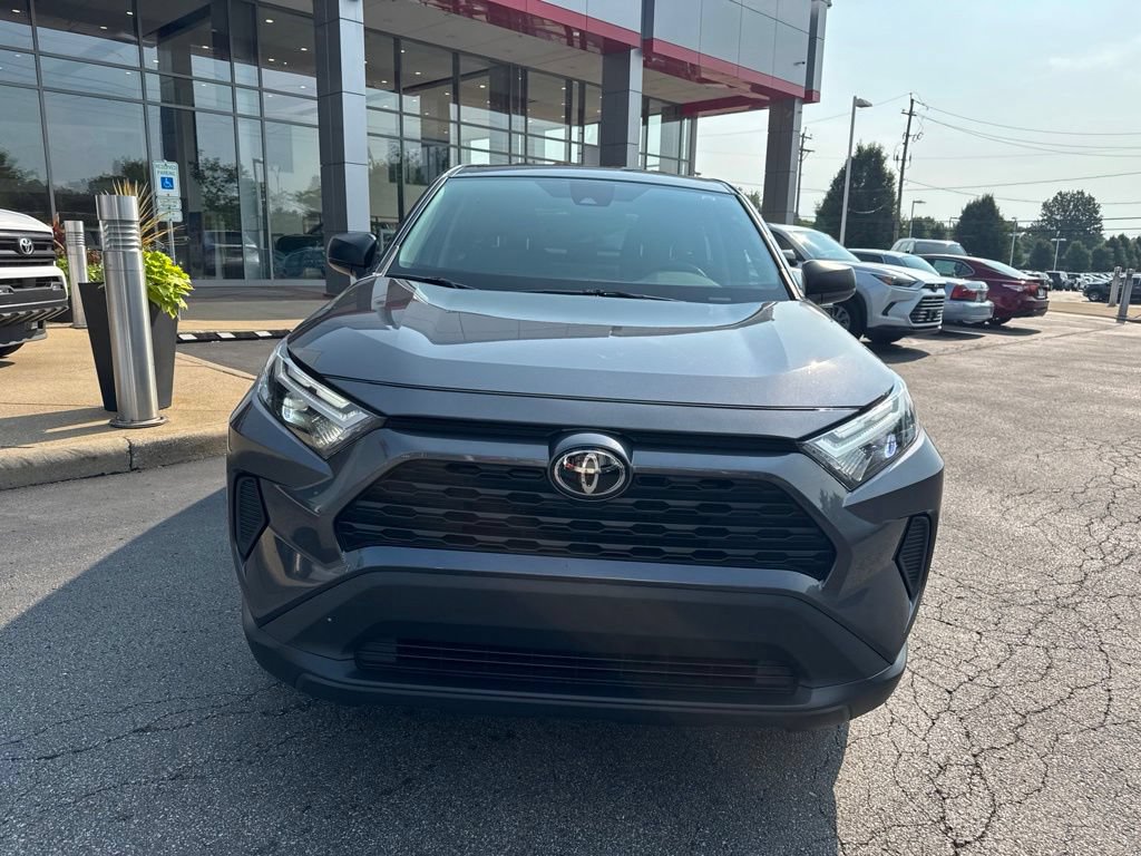 Used 2023 Toyota RAV4 LE AWD/4WD image 10