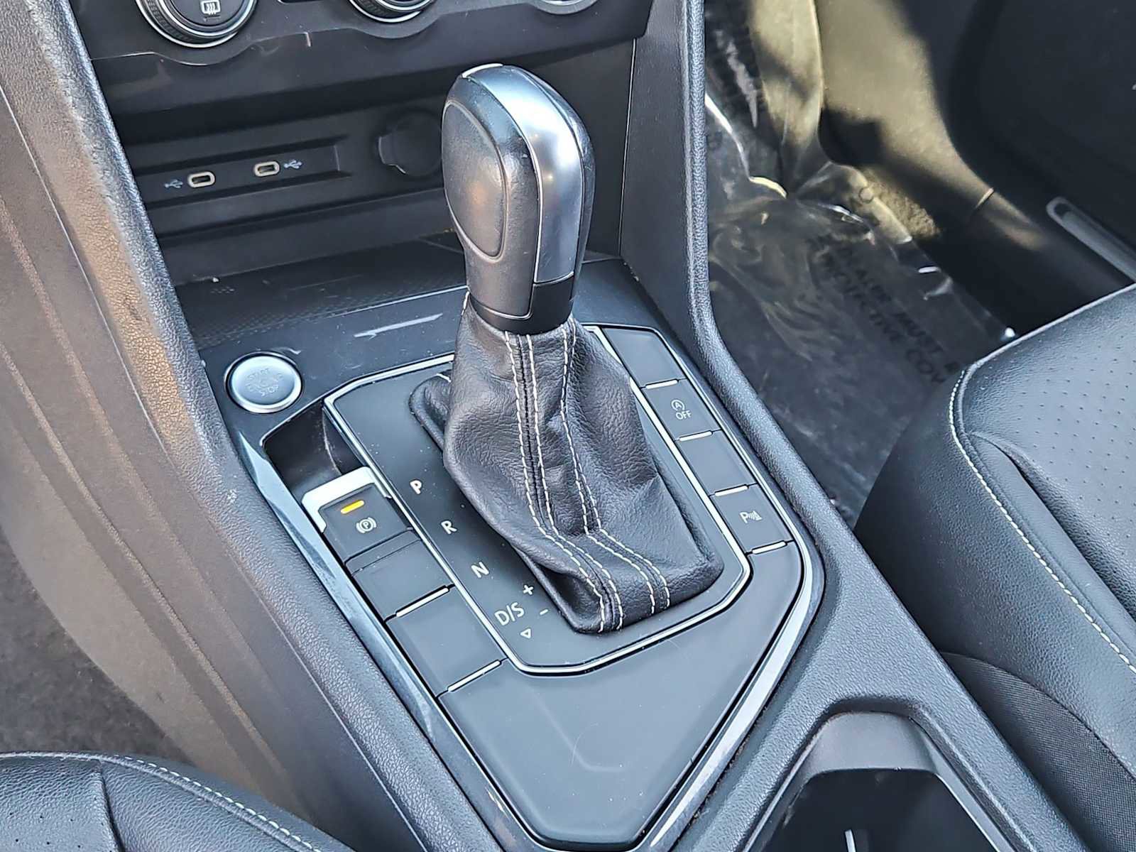 Used 2021 Volkswagen Tiguan SE R-Line image 33