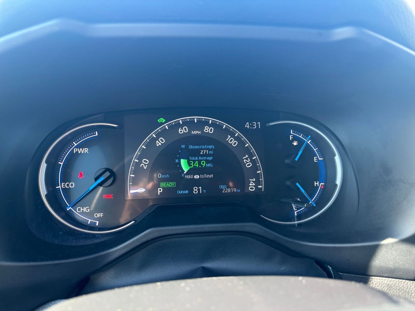 Used 2025 Toyota RAV4 LE image 39