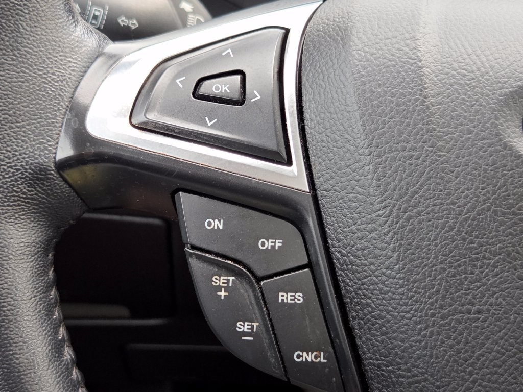 Used 2022 Ford Edge SEL w/ Convenience Package AWD/4WD image 11