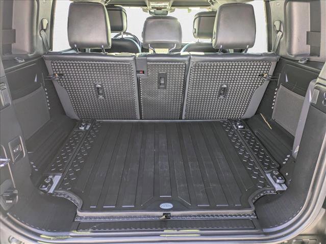 Used 2023 Land Rover Defender 110 X-Dynamic SE image 6