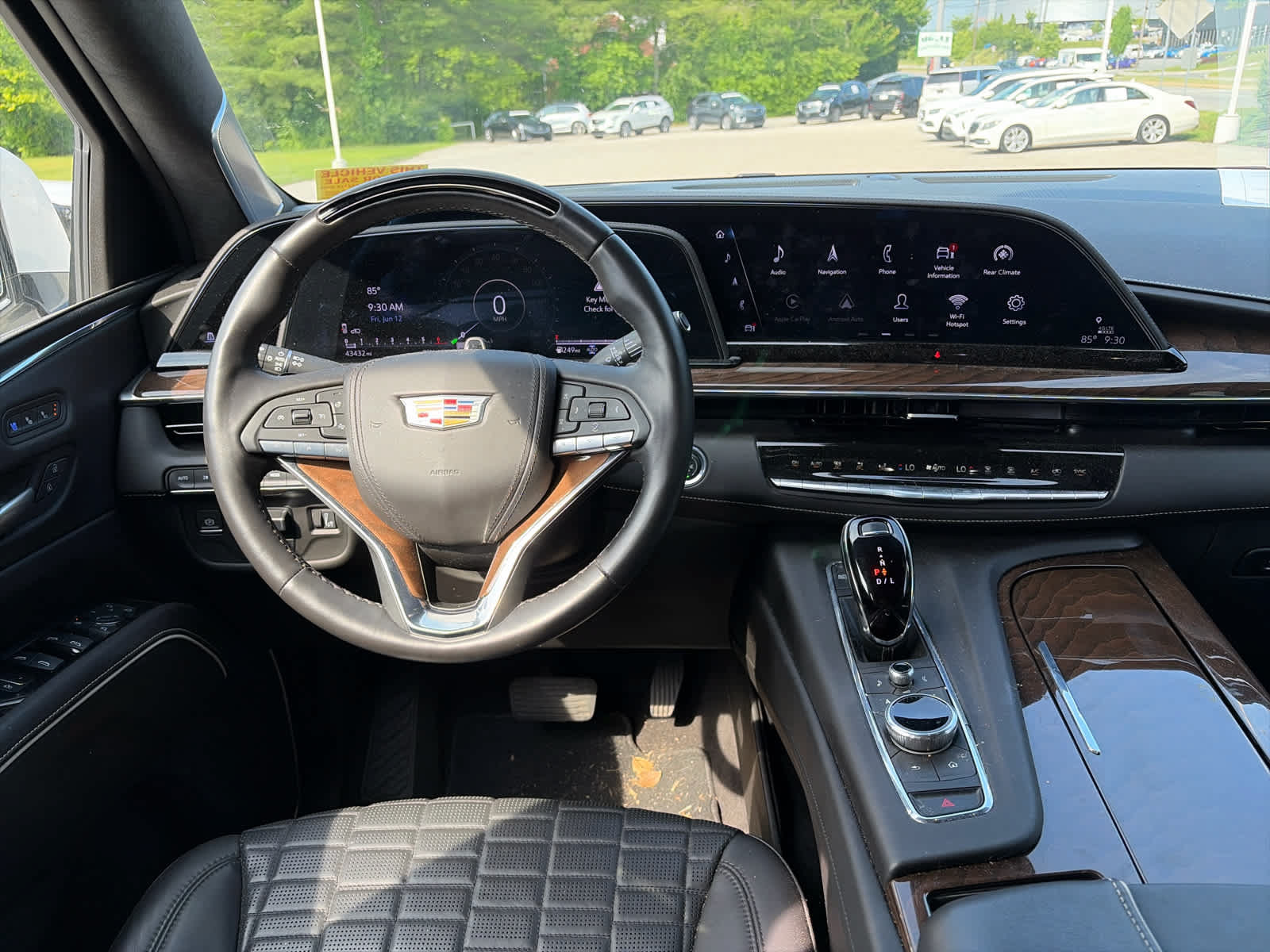 Certified 2023 Cadillac Escalade Sport Platinum w/ LPO, ONYX Package AWD/4WD image 13