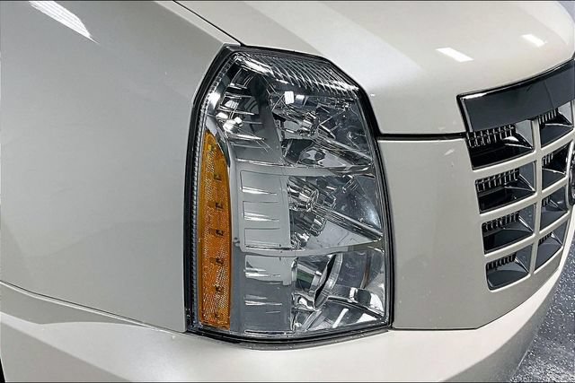 Used 2013 Cadillac Escalade EXT Premium AWD/4WD image 29